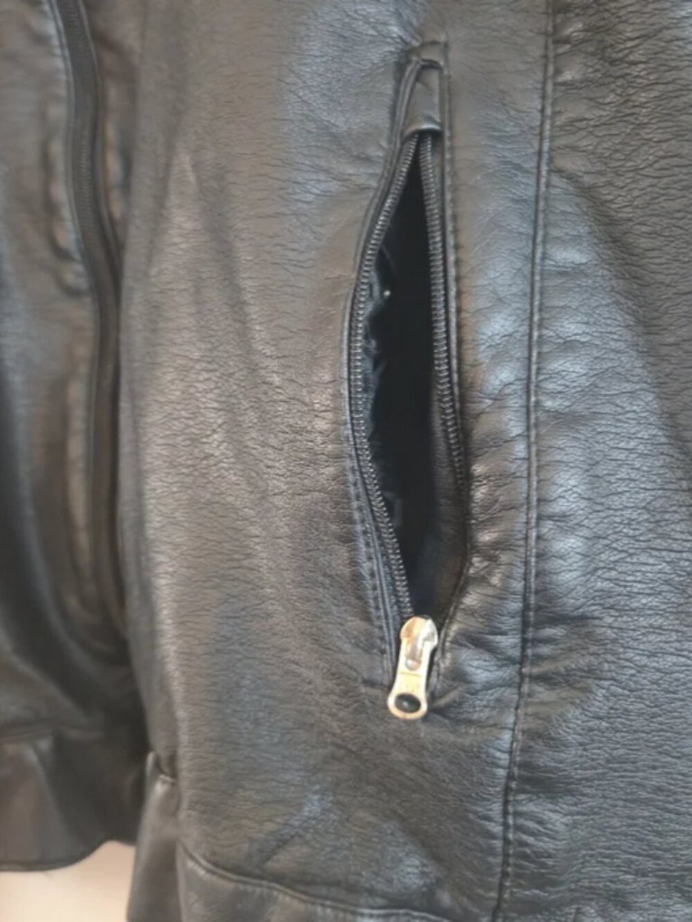 Tommy Hilfiger Black Faux Leather Moto Jacket Men’s Vintage Y2K Style - Picture 8 of 9